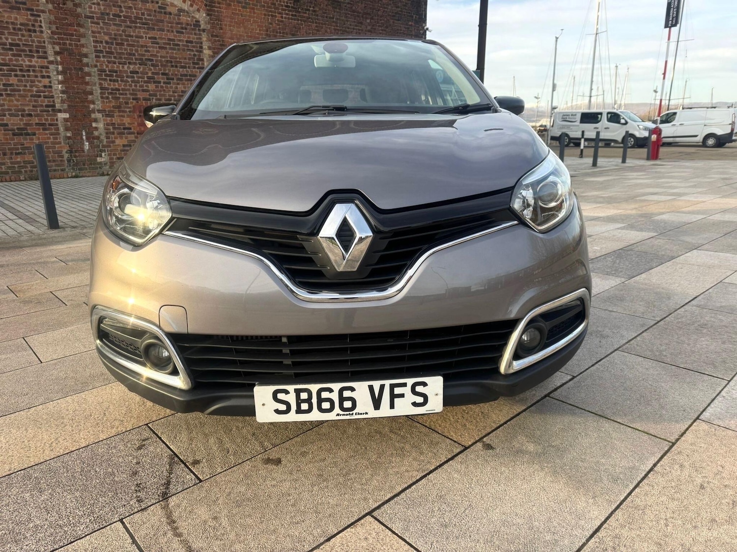 Used Renault Captur for sale - 77586794: Photo 2