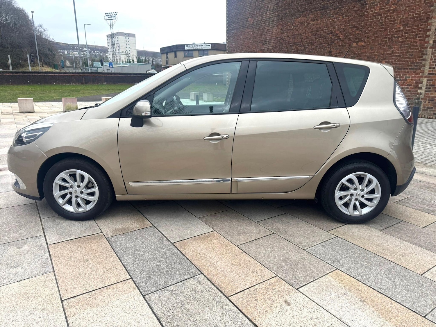 Used Renault Scenic 2015 for sale - 77331086: Photo 23