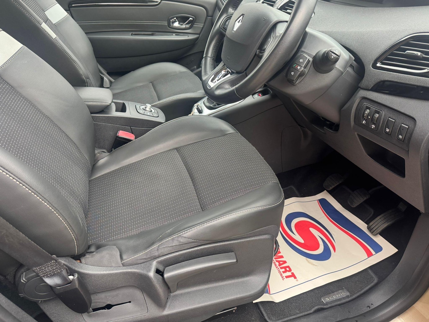 Used Renault Scenic 2015 for sale - 77331086: Photo 32