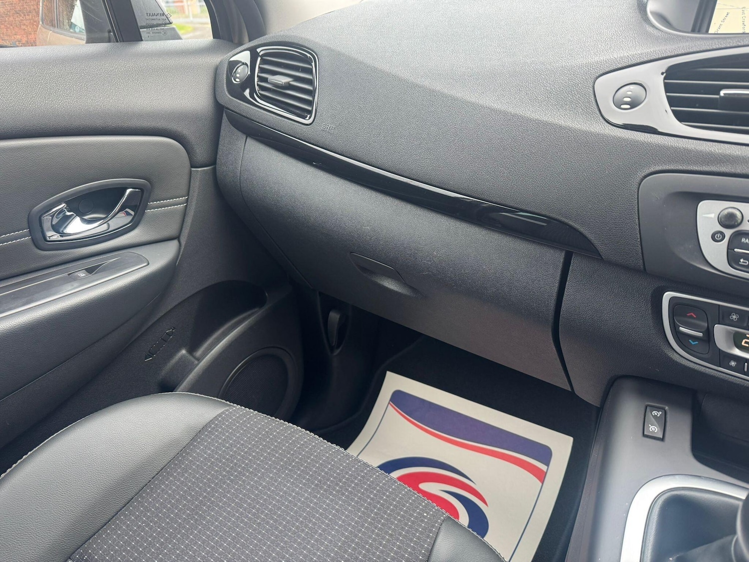 Used Renault Scenic 2015 for sale - 77331086: Photo 46