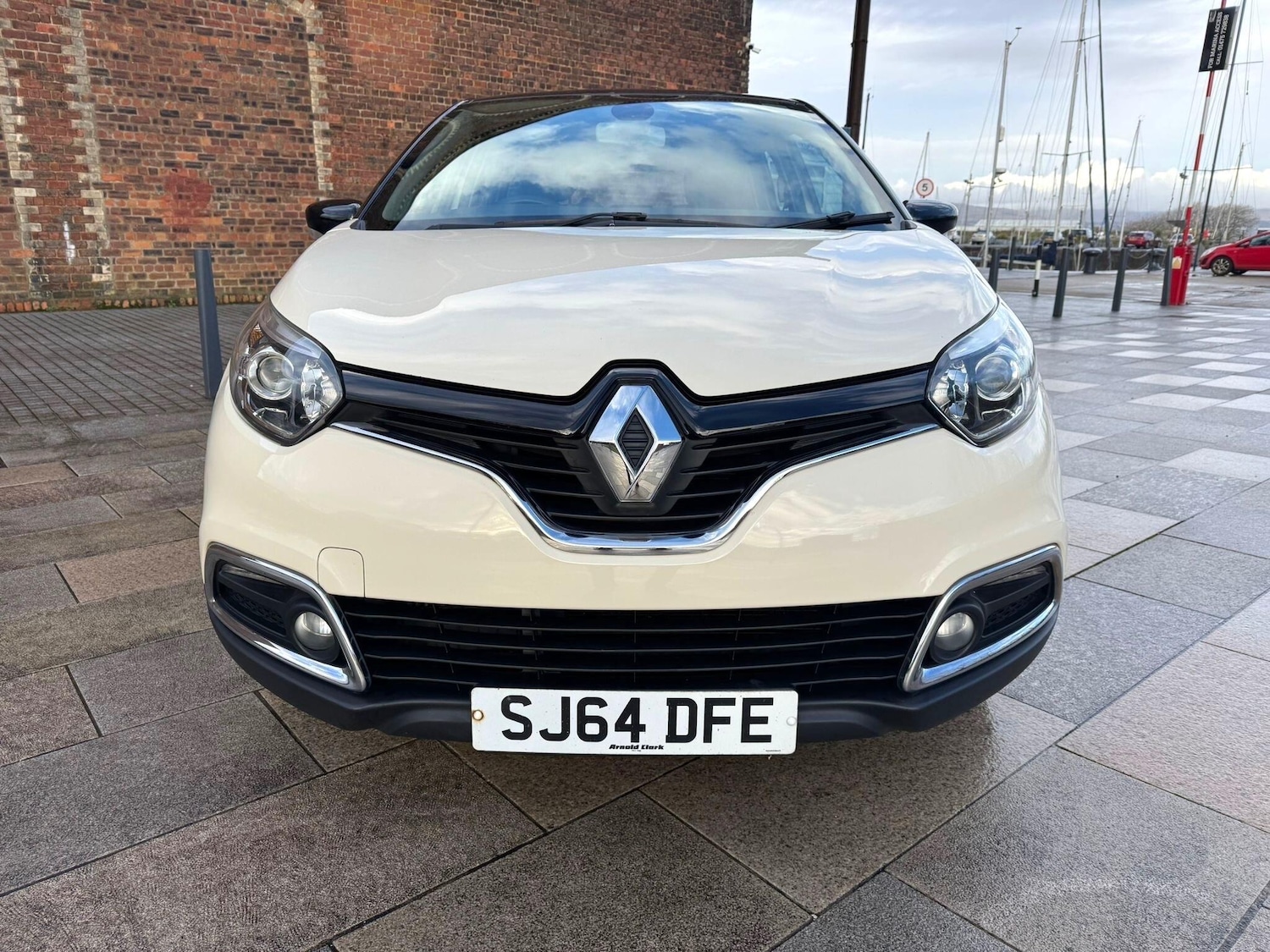 Used Renault Captur 2014 for sale - 76765644: Photo 2