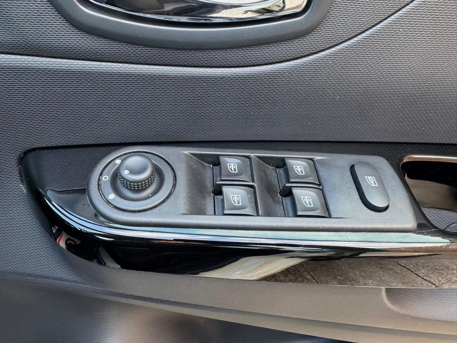 Used Renault Captur 2014 for sale - 76765644: Photo 42