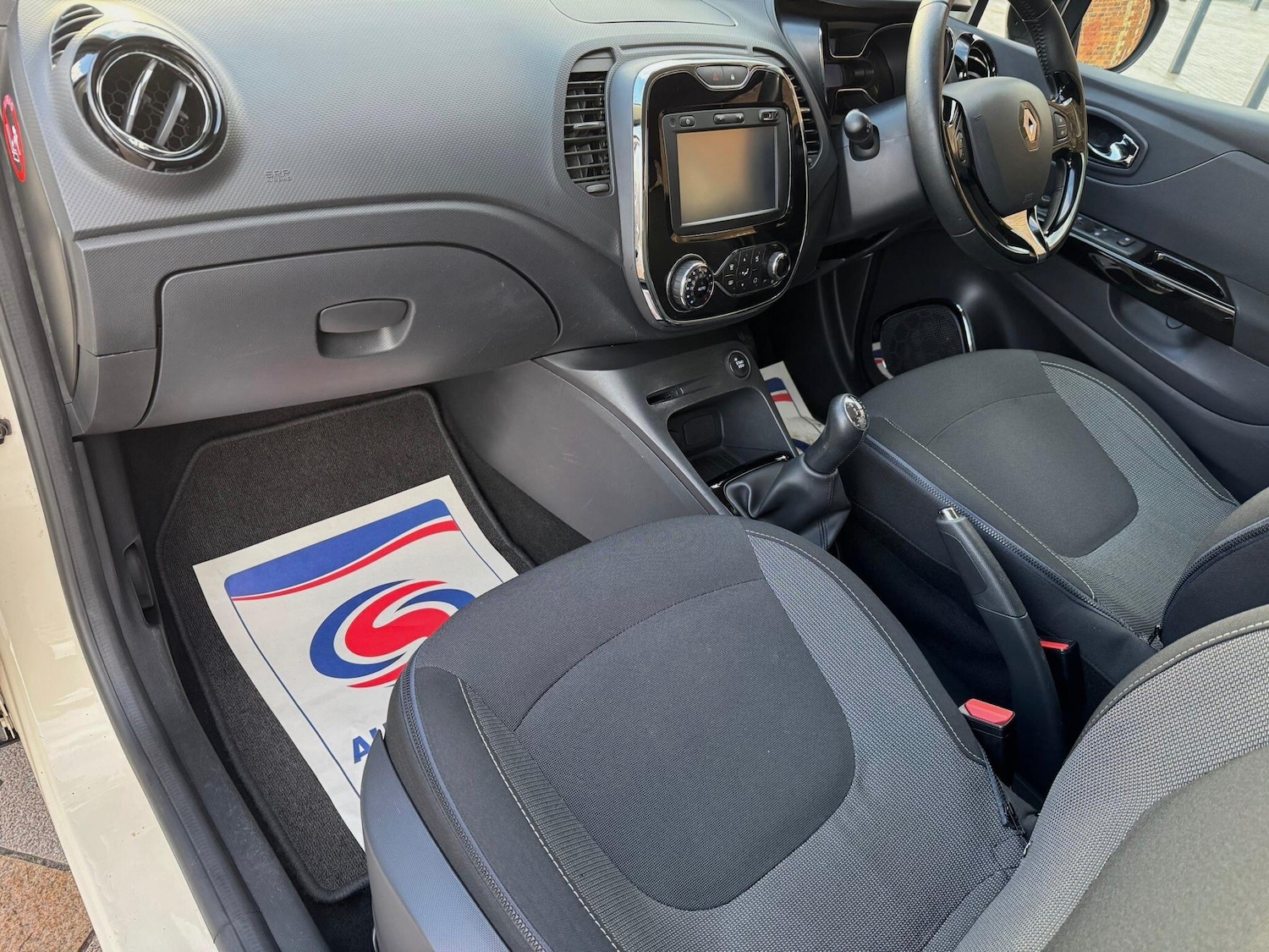 Used Renault Captur 2014 for sale - 76765644: Photo 53