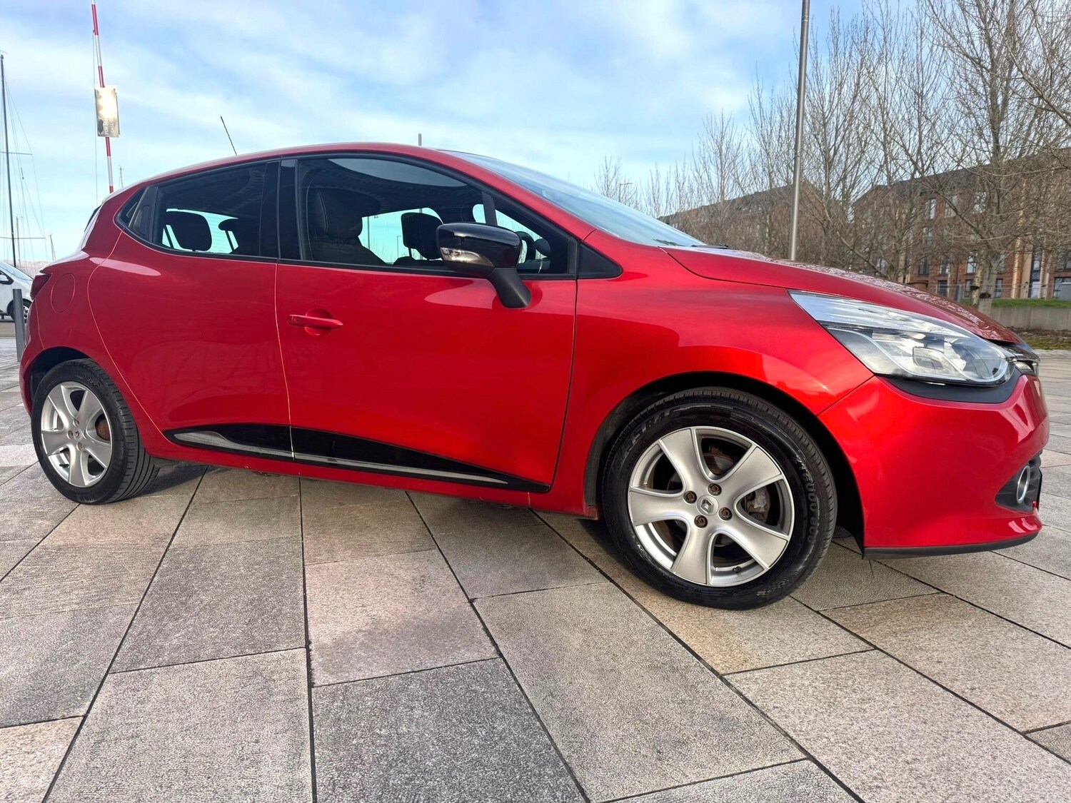 Used Renault Clio for sale - 77586436: Photo 14