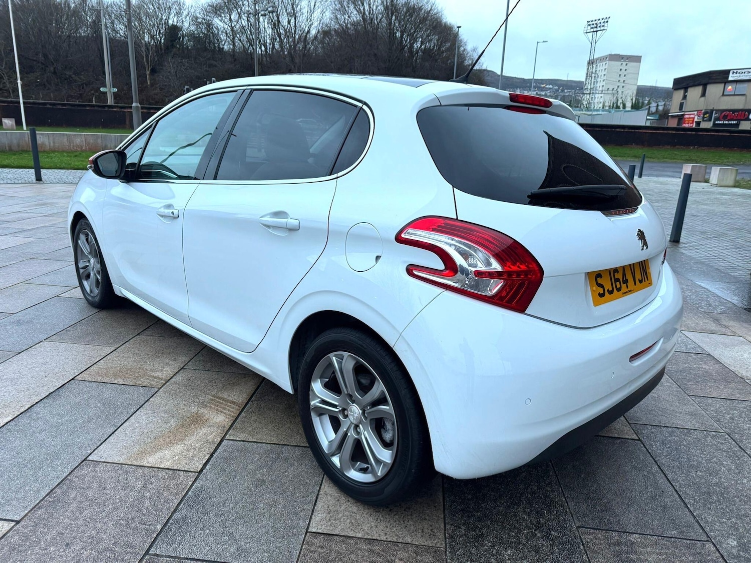 Used Peugeot 208 2014 for sale - 77029488: Photo 15