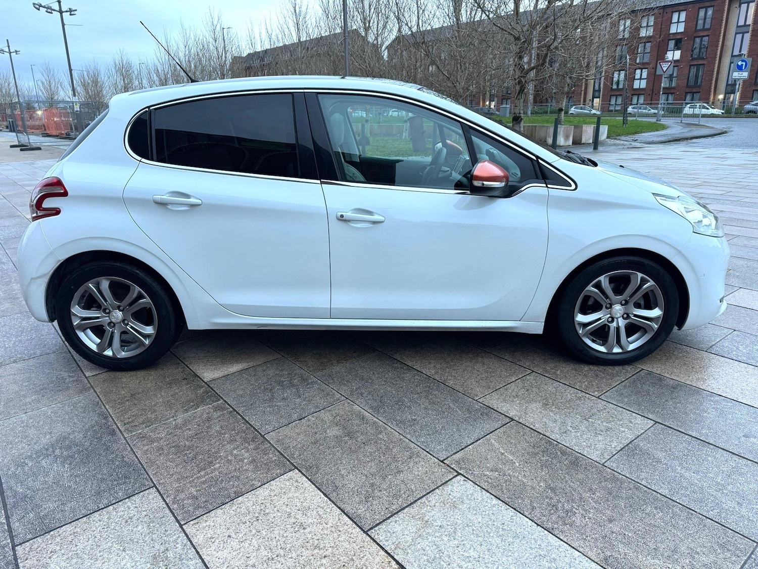 Used Peugeot 208 2014 for sale - 77029488: Photo 19