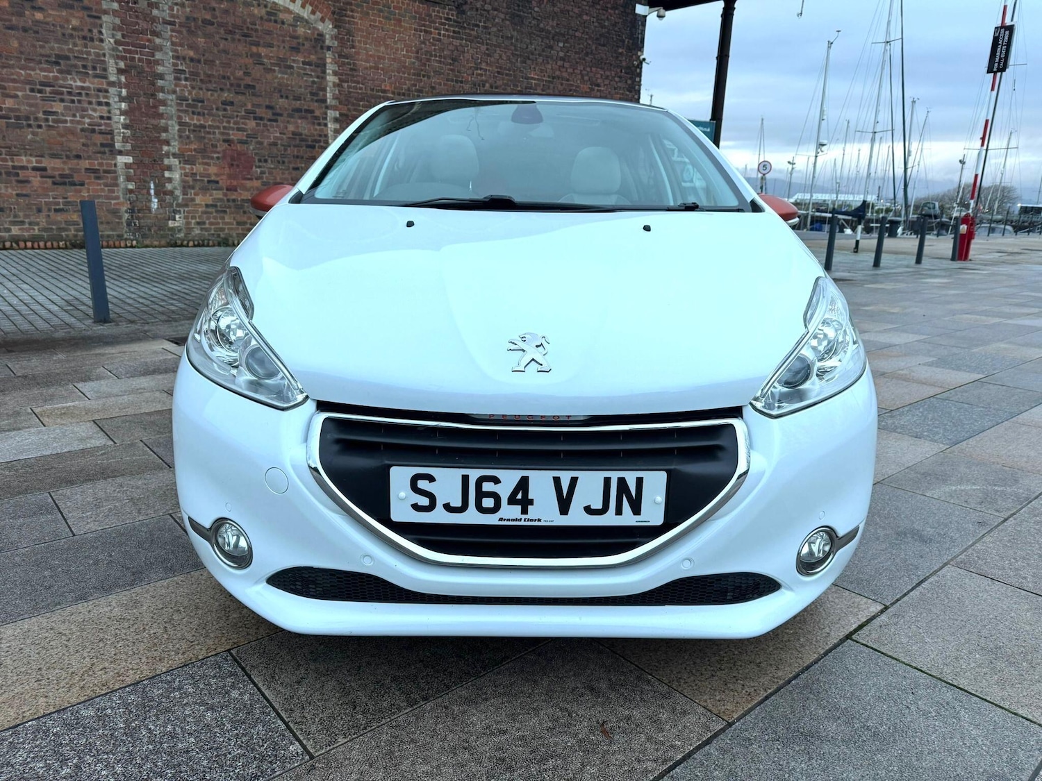 Used Peugeot 208 2014 for sale - 77029488: Photo 2