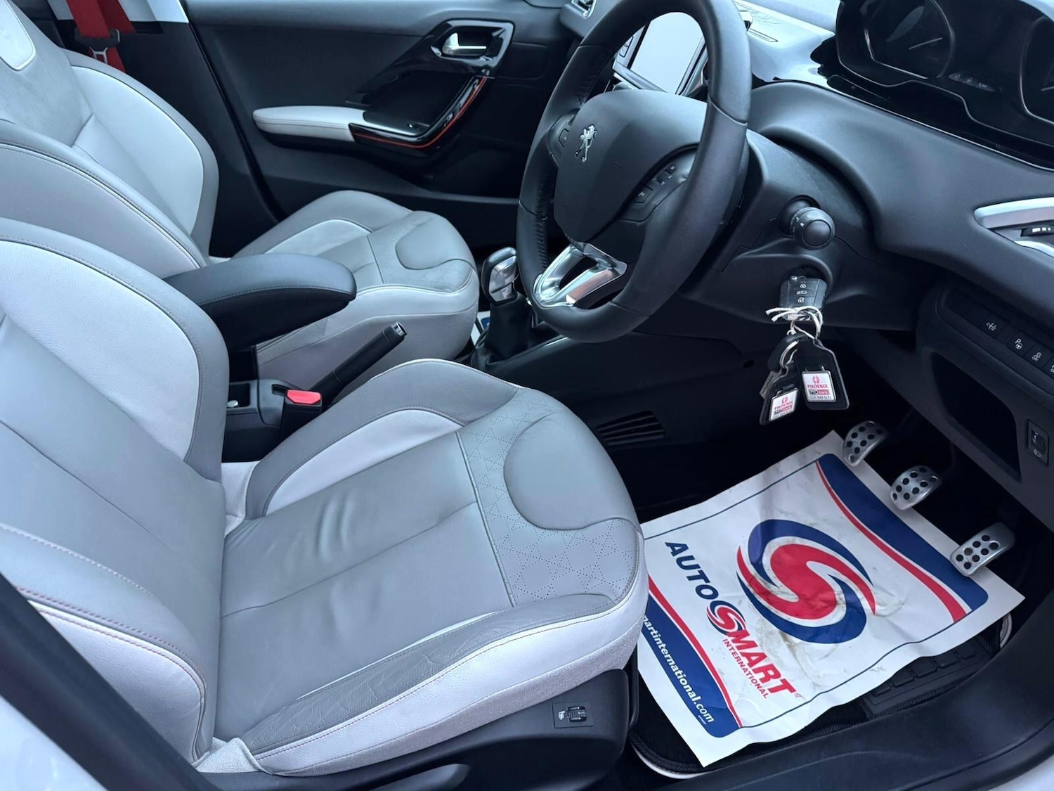 Used Peugeot 208 2014 for sale - 77029488: Photo 22