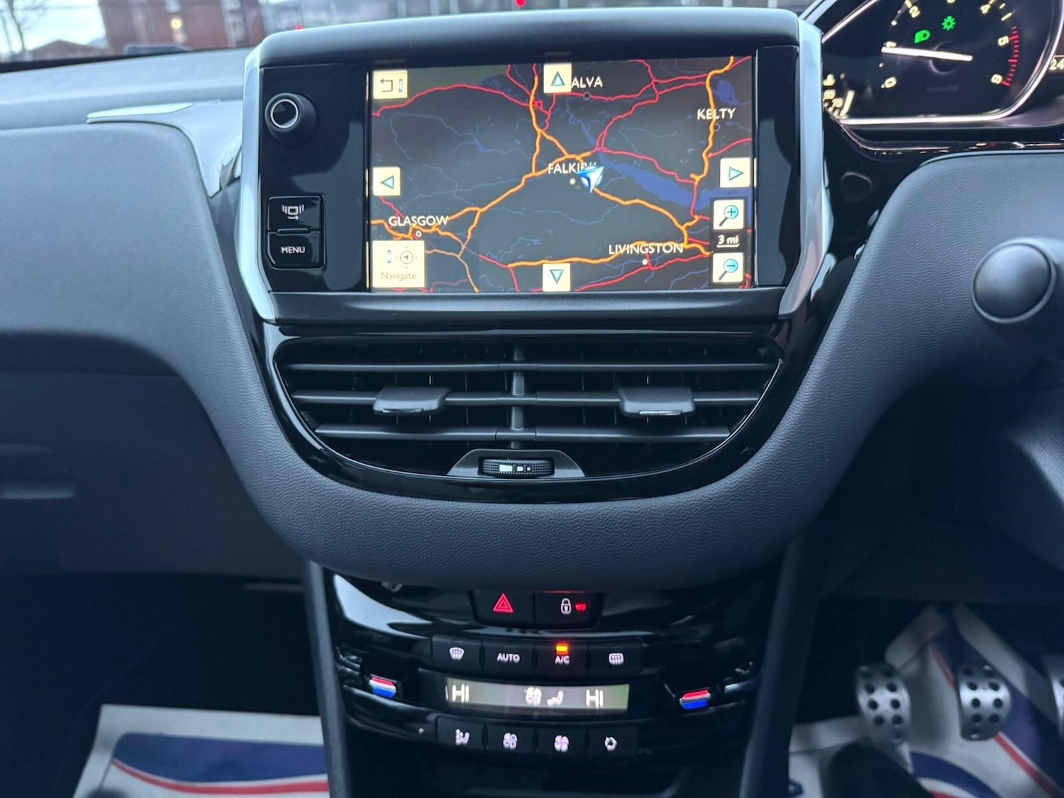 Used Peugeot 208 2014 for sale - 77029488: Photo 31