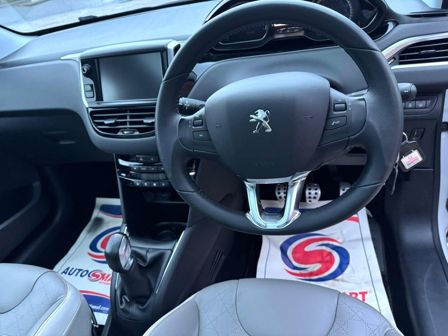 Used Peugeot 208 2014 for sale - 77029488: Photo 33