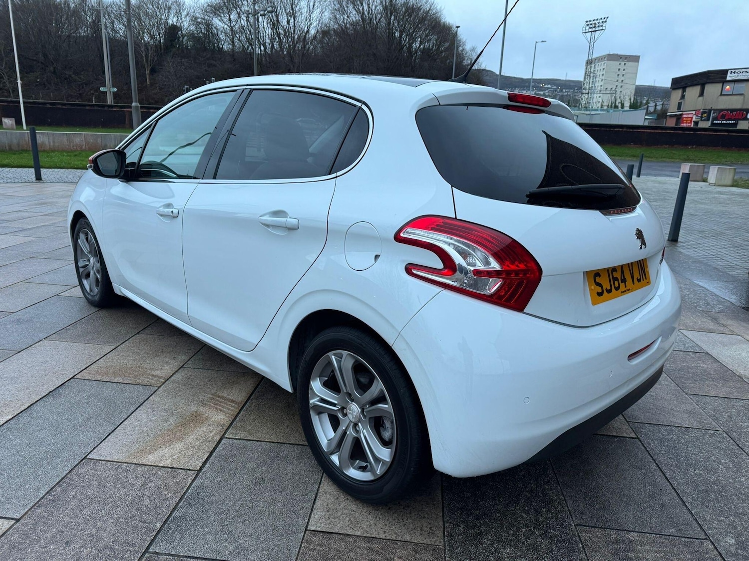 Used Peugeot 208 2014 for sale - 77029488: Photo 4