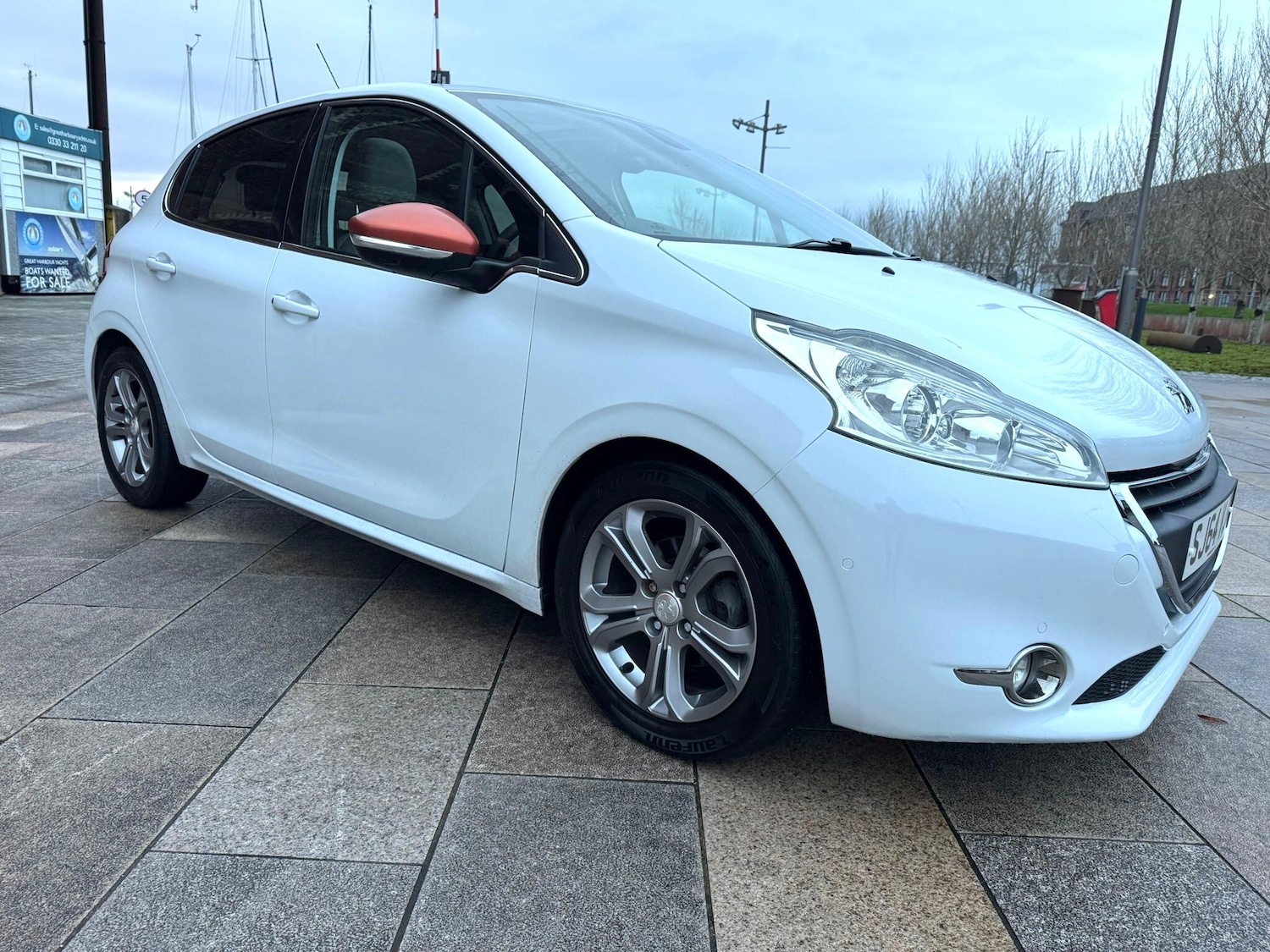 Used Peugeot 208 2014 for sale - 77029488: Photo 5