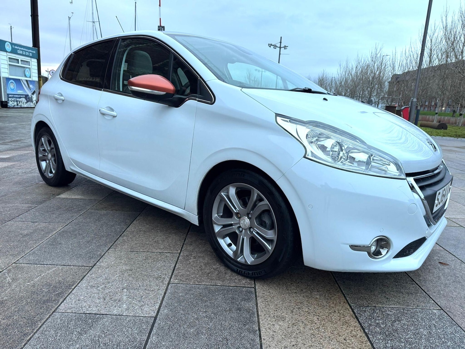 Used Peugeot 208 2014 for sale - 77029488: Photo 9