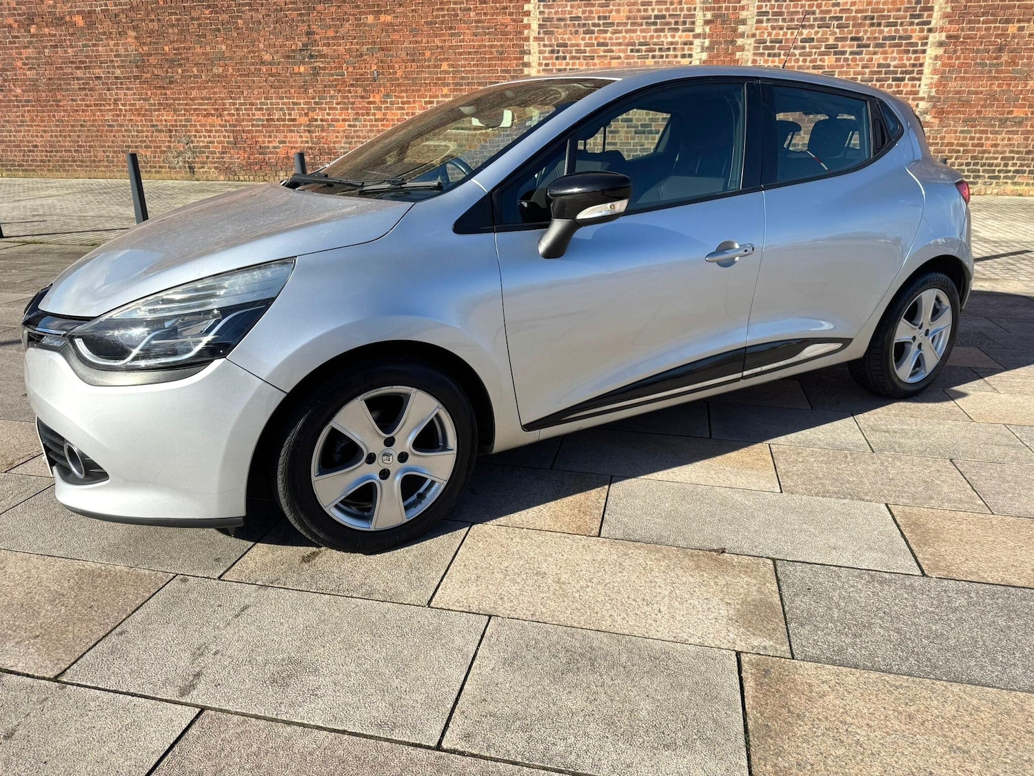 Used Renault Clio for sale - 77784560: Photo 11