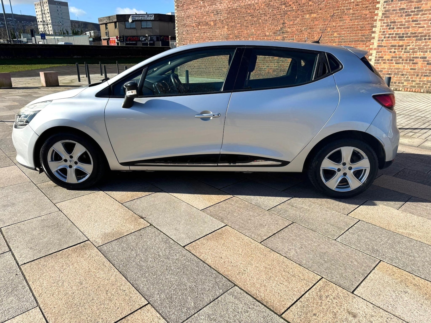 Used Renault Clio for sale - 77784560: Photo 15