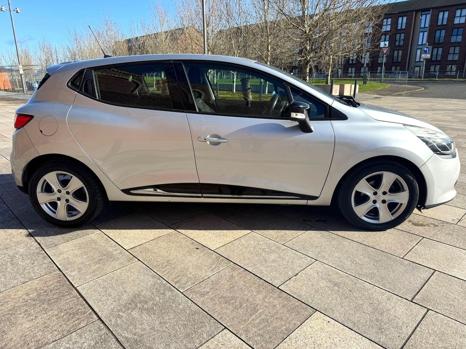 Used Renault Clio for sale - 77784560: Photo 18