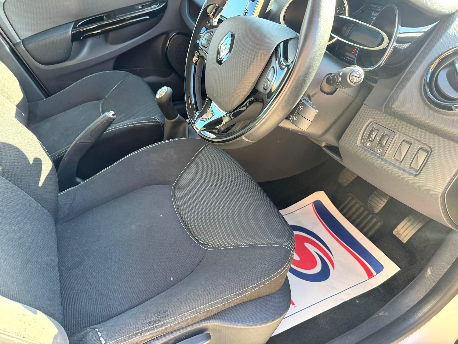 Used Renault Clio for sale - 77784560: Photo 23