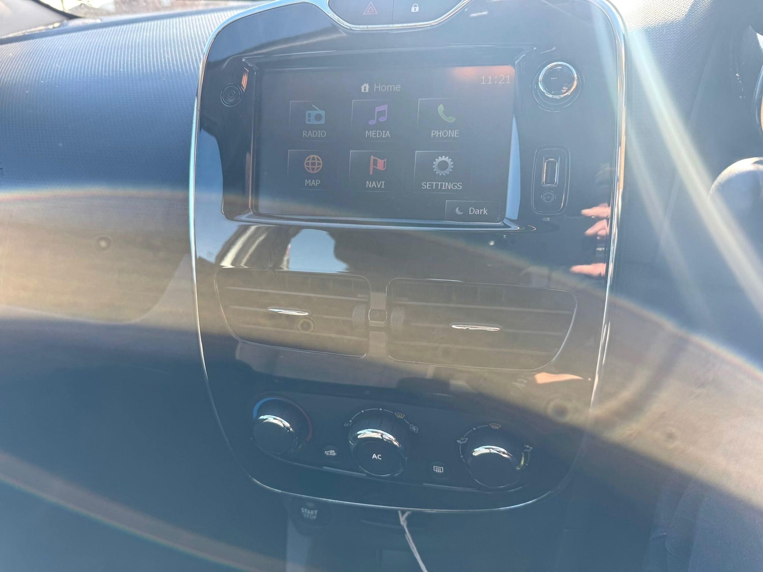 Used Renault Clio for sale - 77784560: Photo 26