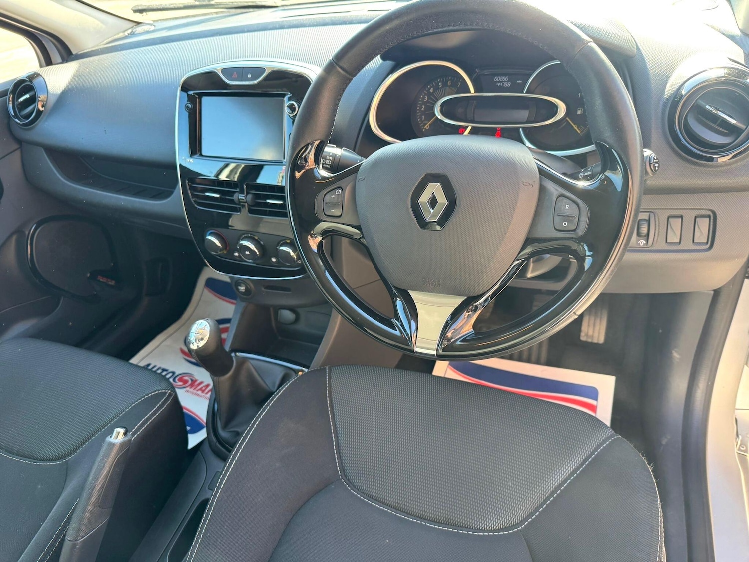 Used Renault Clio for sale - 77784560: Photo 28