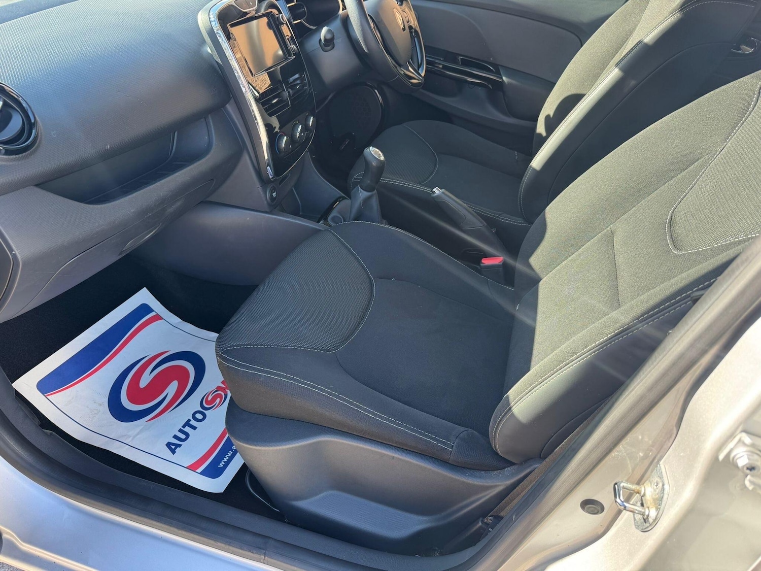 Used Renault Clio for sale - 77784560: Photo 29