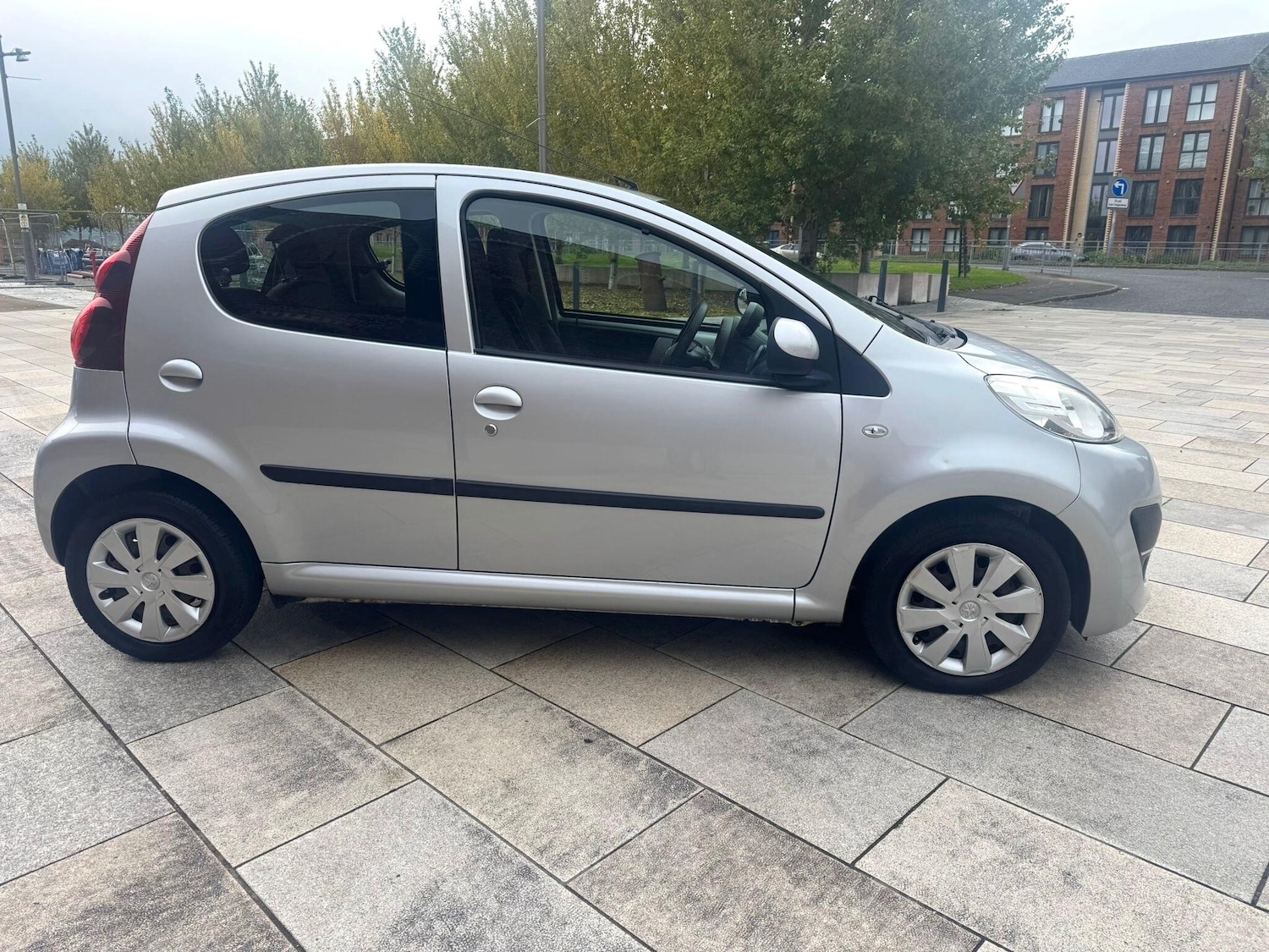 Used Peugeot 107 2014 for sale - 76121277: Photo 15