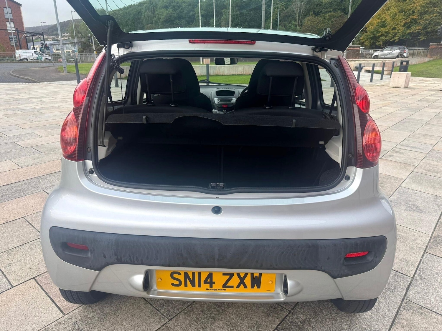 Used Peugeot 107 2014 for sale - 76121277: Photo 28