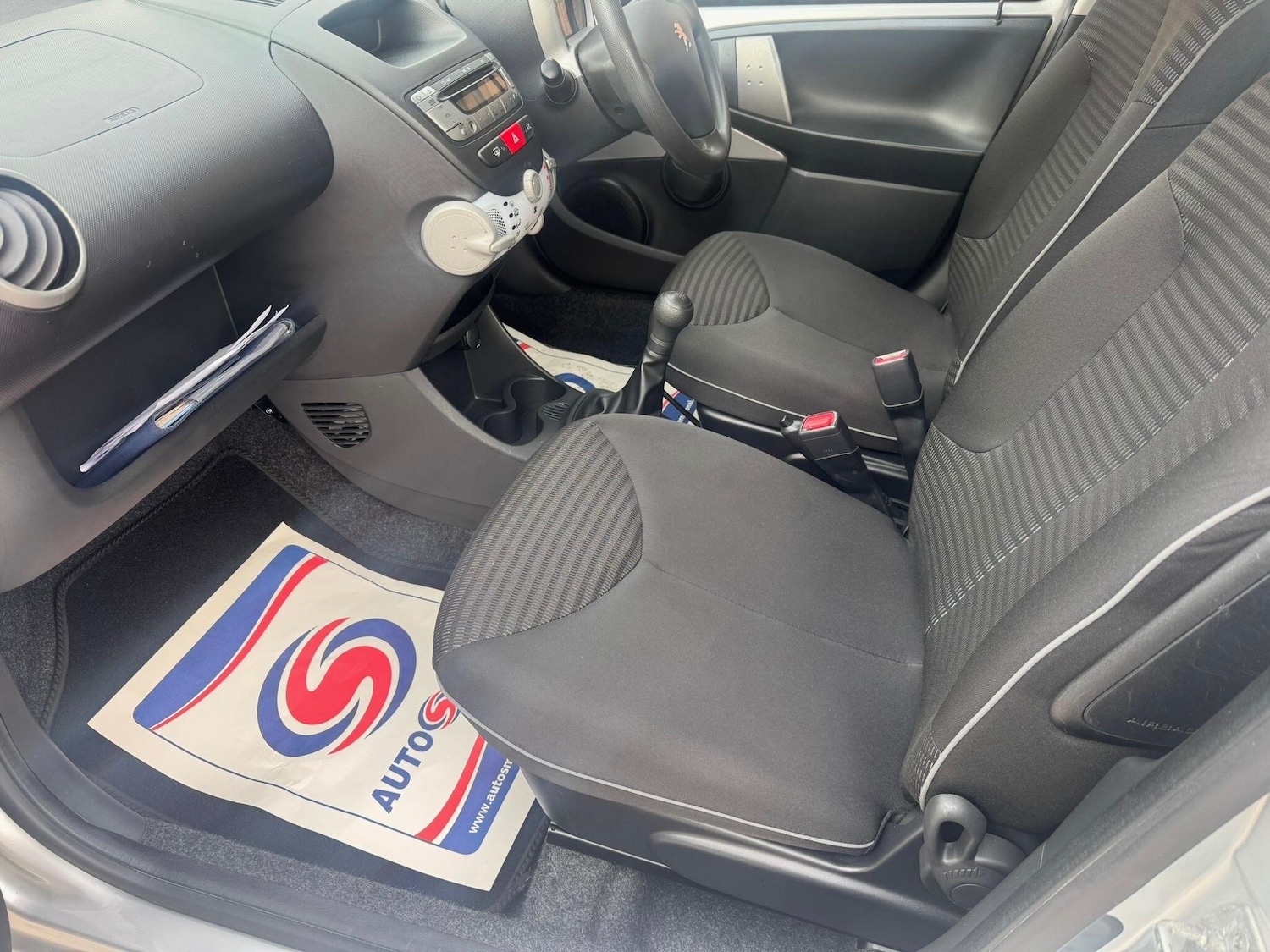 Used Peugeot 107 2014 for sale - 76121277: Photo 32