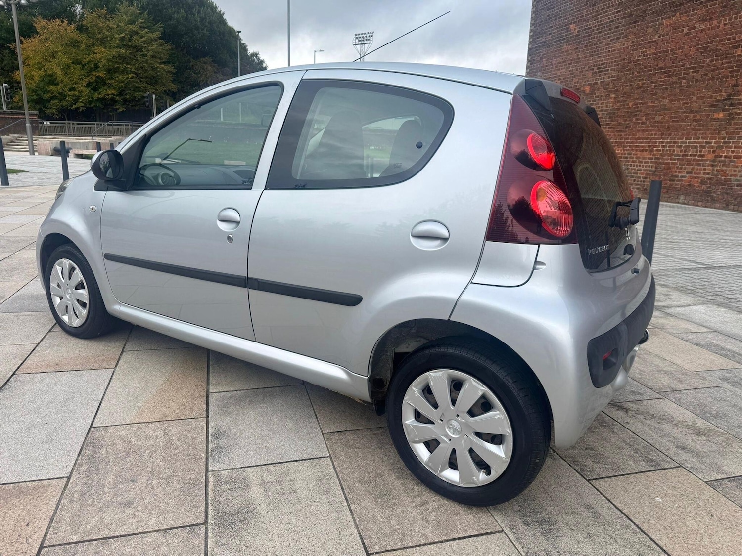 Used Peugeot 107 2014 for sale - 76121277: Photo 4
