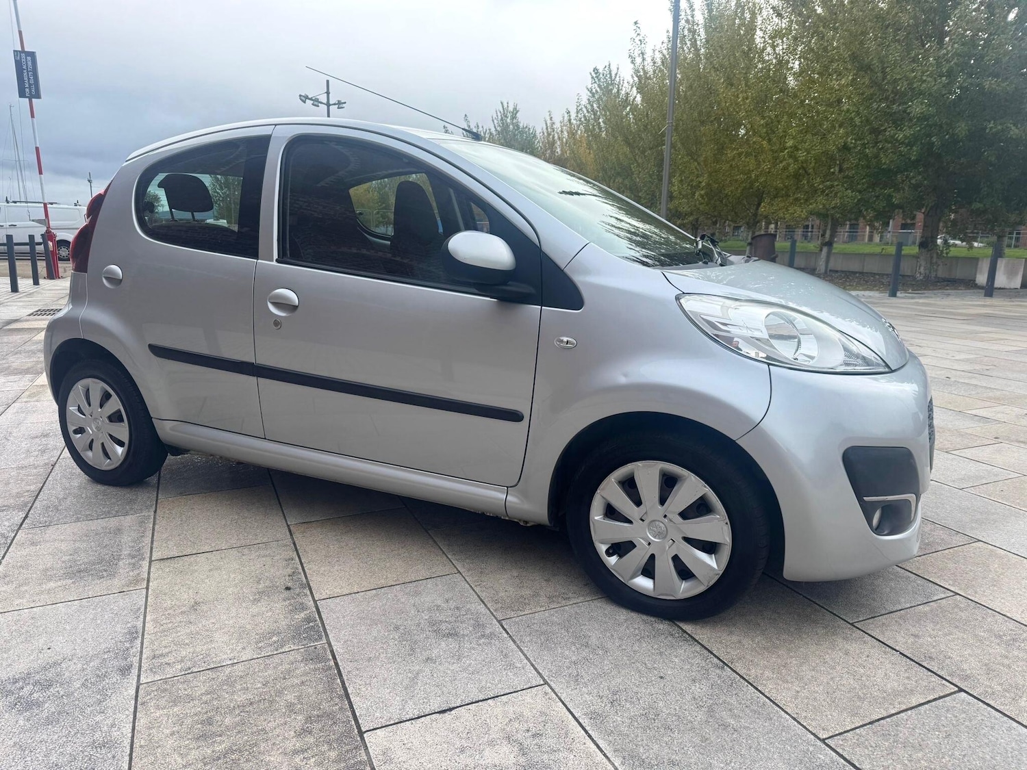 Used Peugeot 107 2014 for sale - 76121277: Photo 8