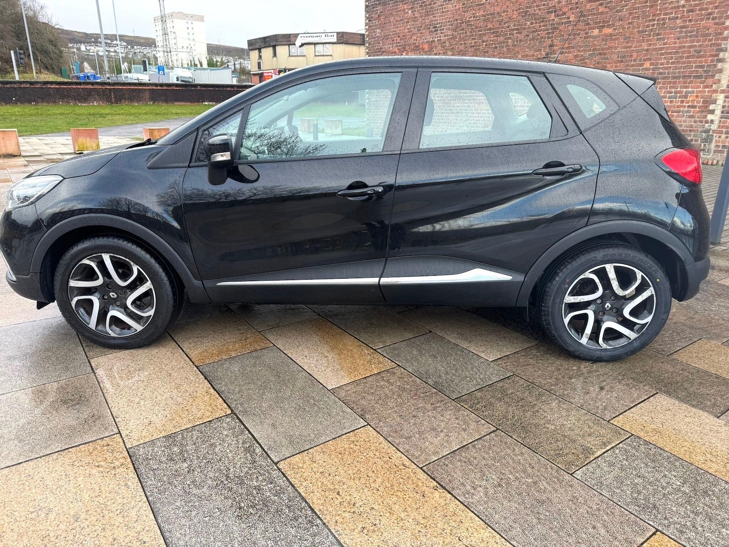 Used Renault Captur for sale - 77883371: Photo 16