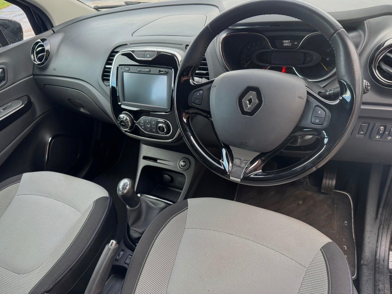 Used Renault Captur for sale - 77883371: Photo 21