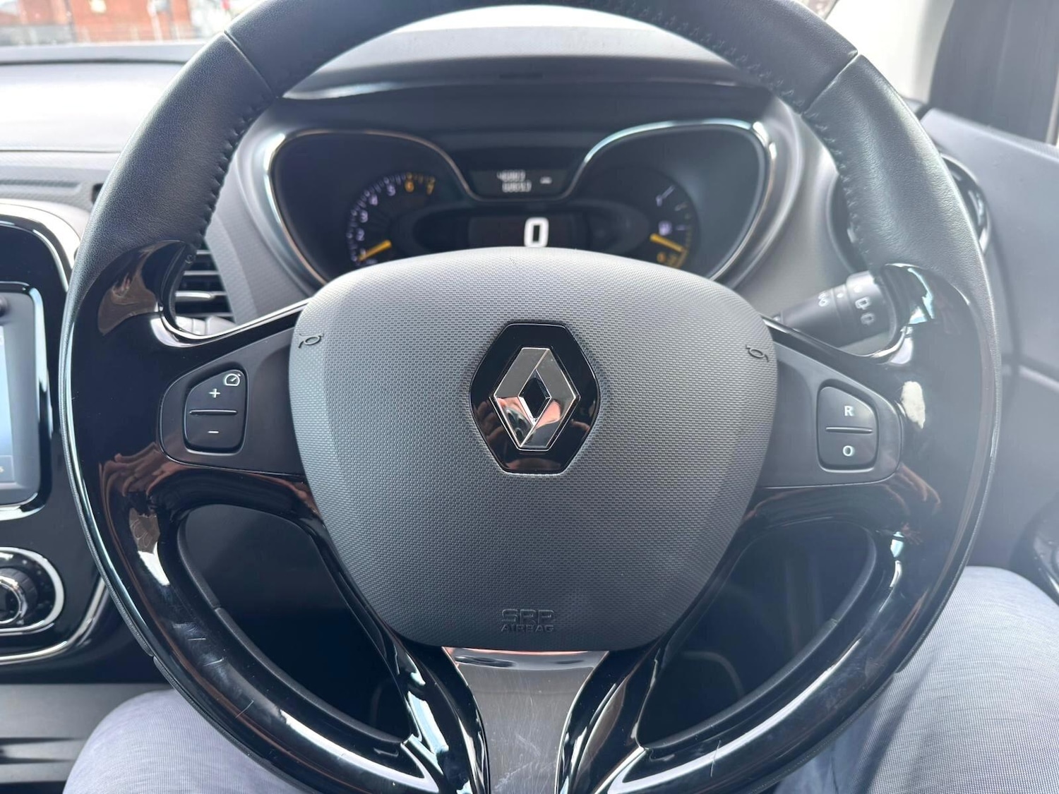 Used Renault Captur for sale - 77883371: Photo 33