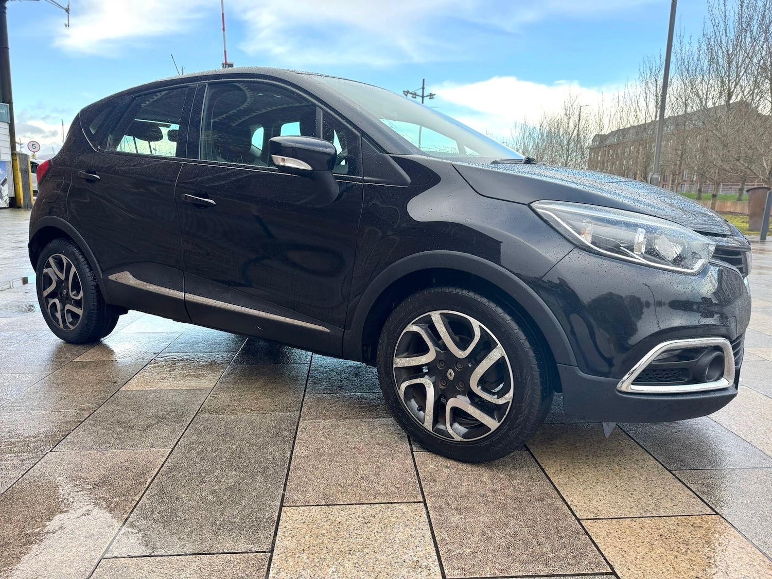 Used Renault Captur for sale - 77883371: Photo 8