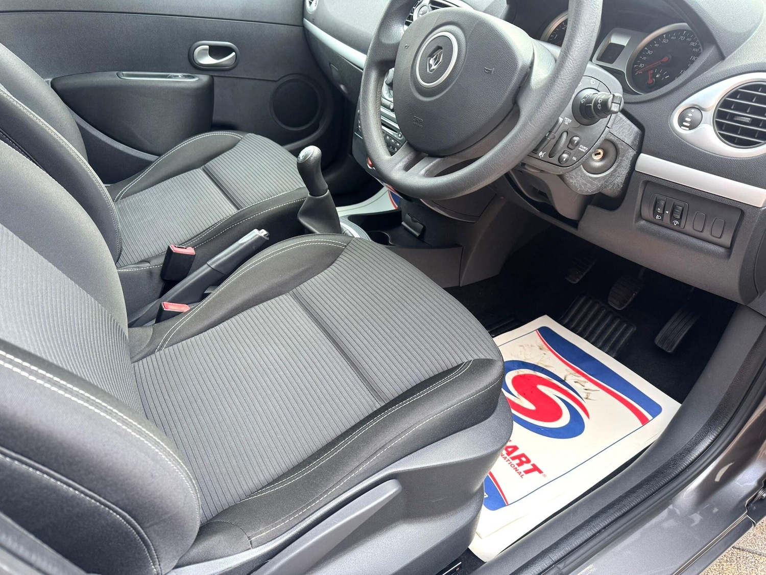 Used Renault Clio 2012 for sale - 77163094: Photo 33