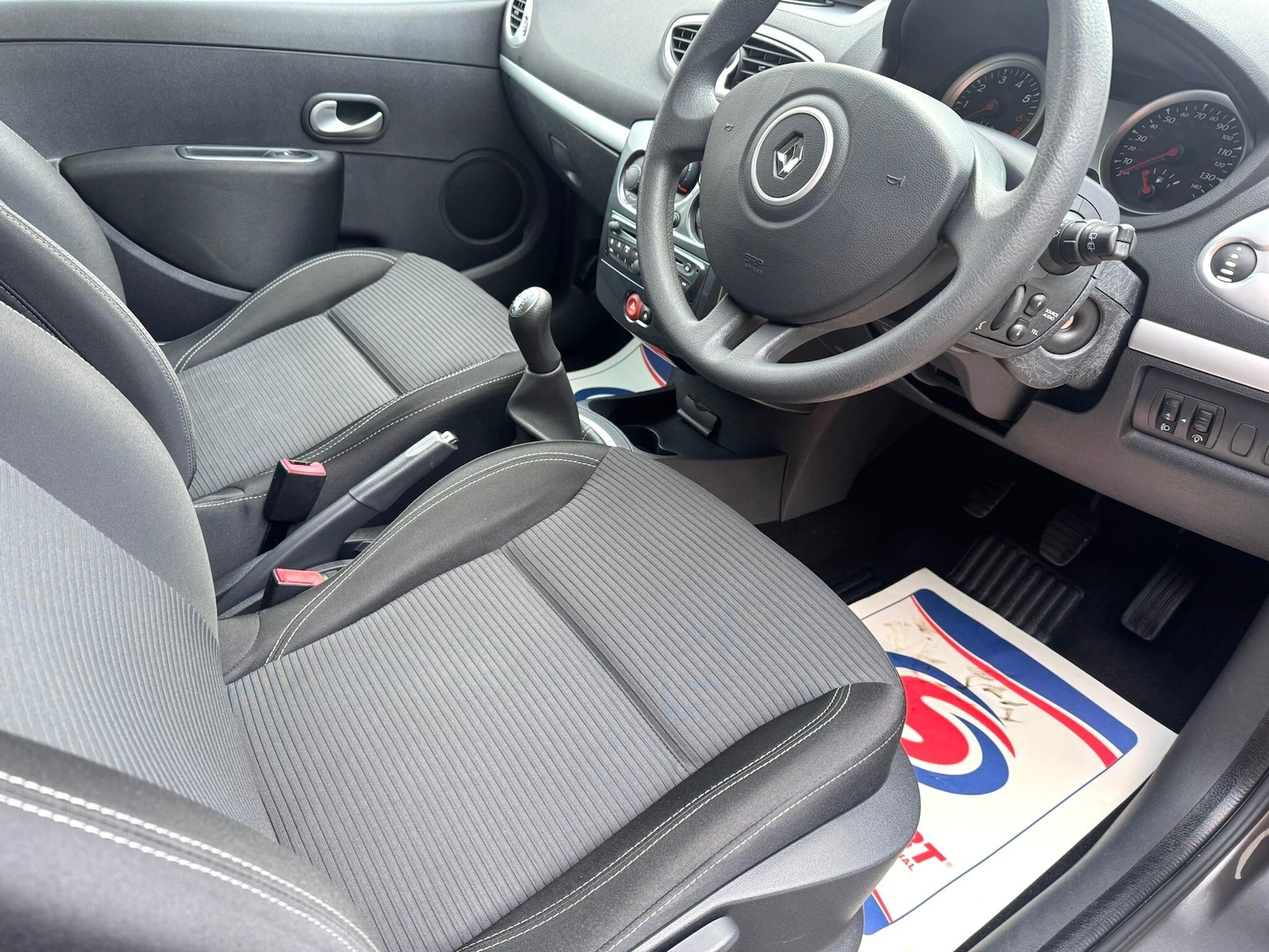 Used Renault Clio 2012 for sale - 77163094: Photo 34