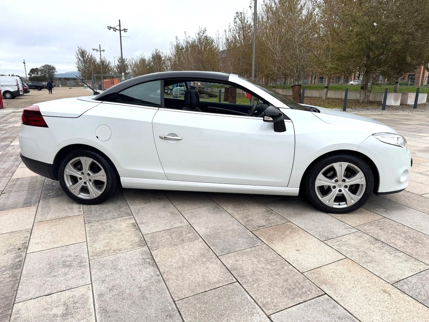 Used Renault Megane 2010 for sale - 76989573: Photo 17