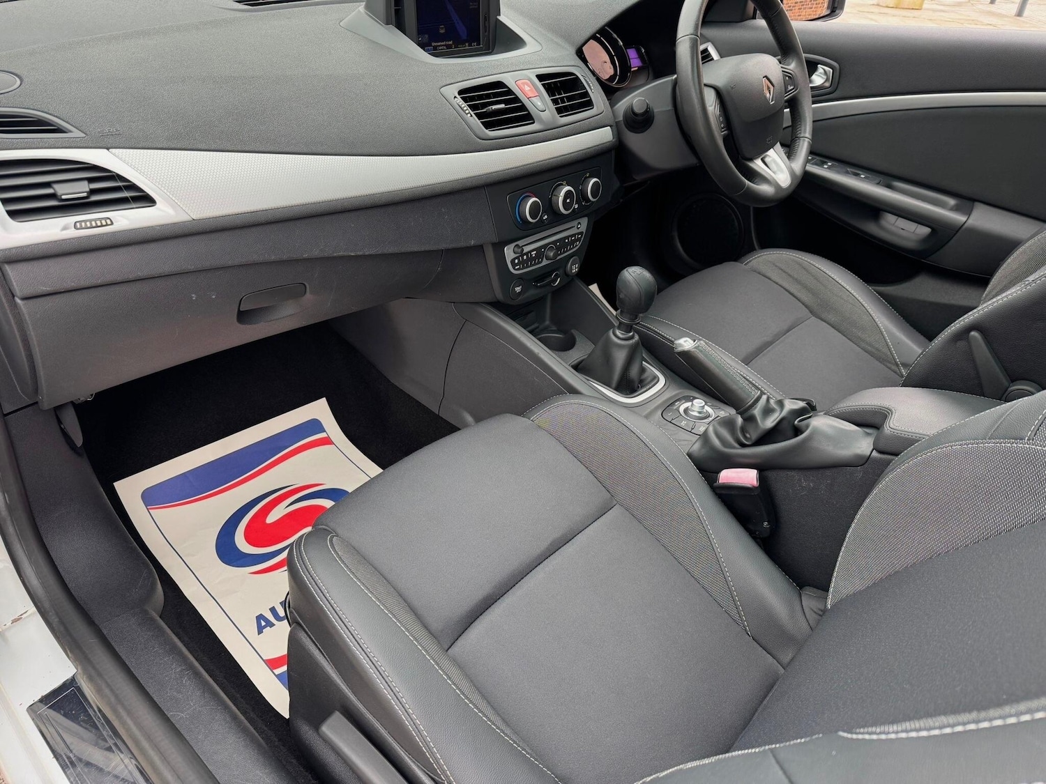 Used Renault Megane 2010 for sale - 76989573: Photo 33