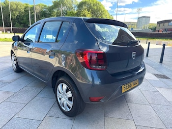 Used Dacia Sandero 2017 for sale - 79412536: Photo