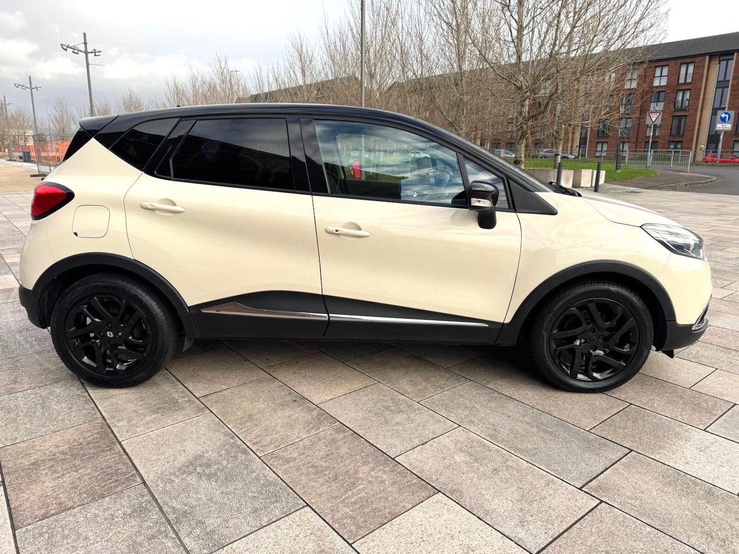 Used Renault Captur 2015 for sale - 76913325: Photo 16