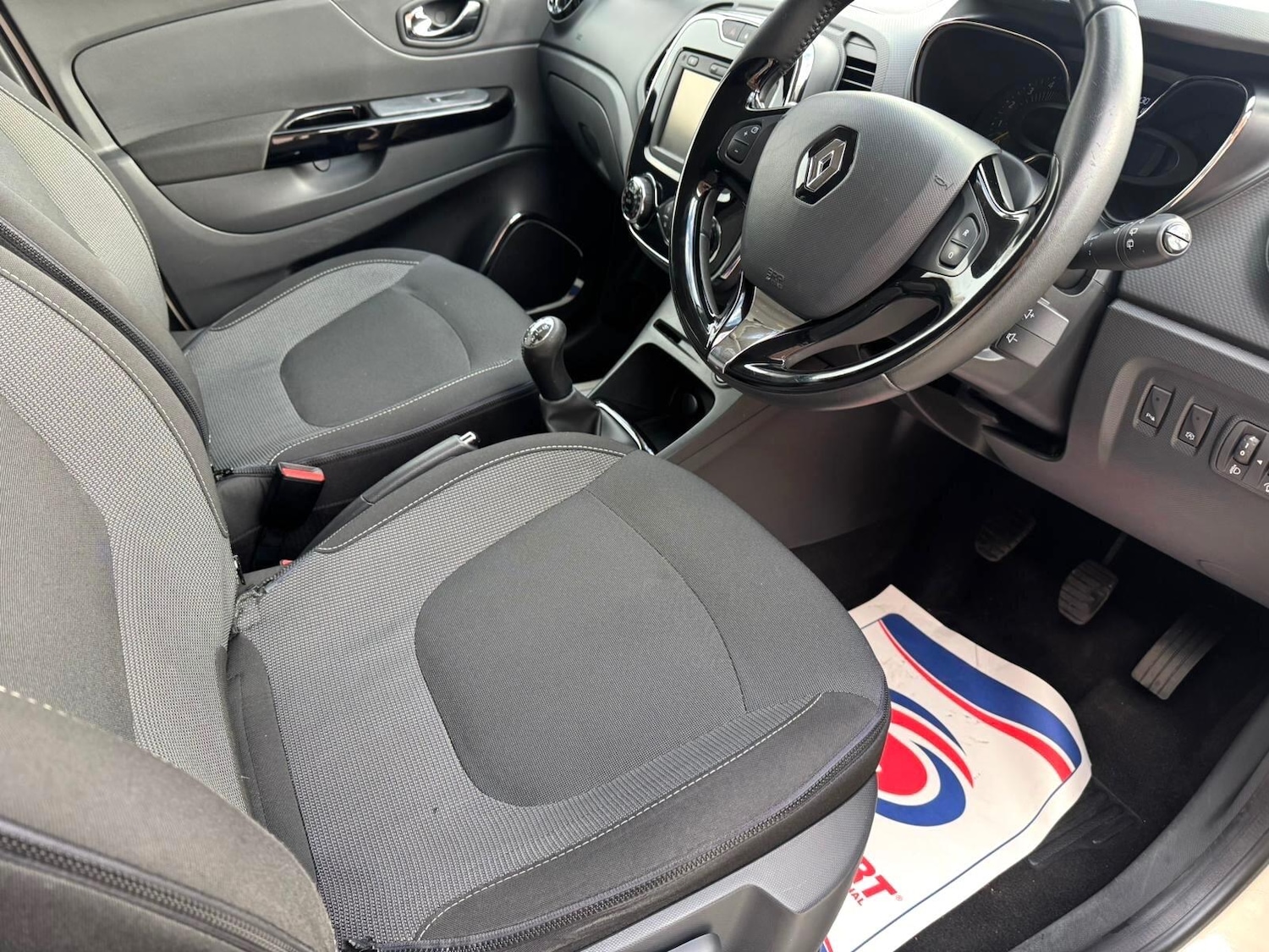 Used Renault Captur 2015 for sale - 76913325: Photo 18