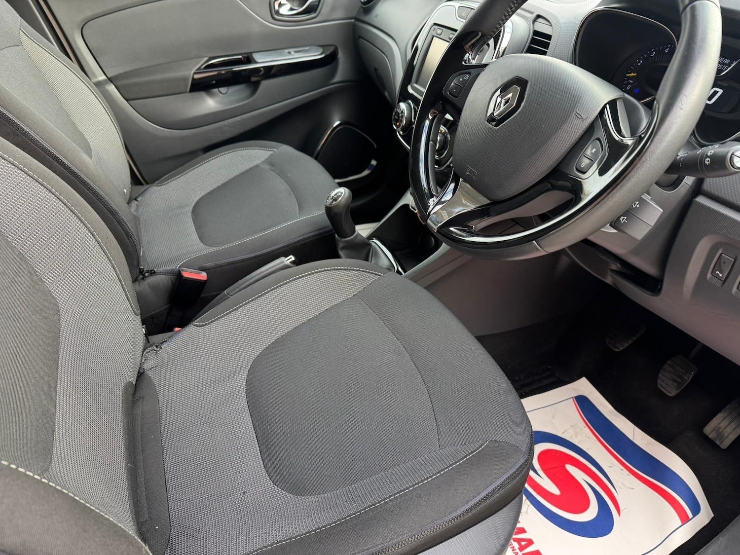 Used Renault Captur 2015 for sale - 76913325: Photo 19