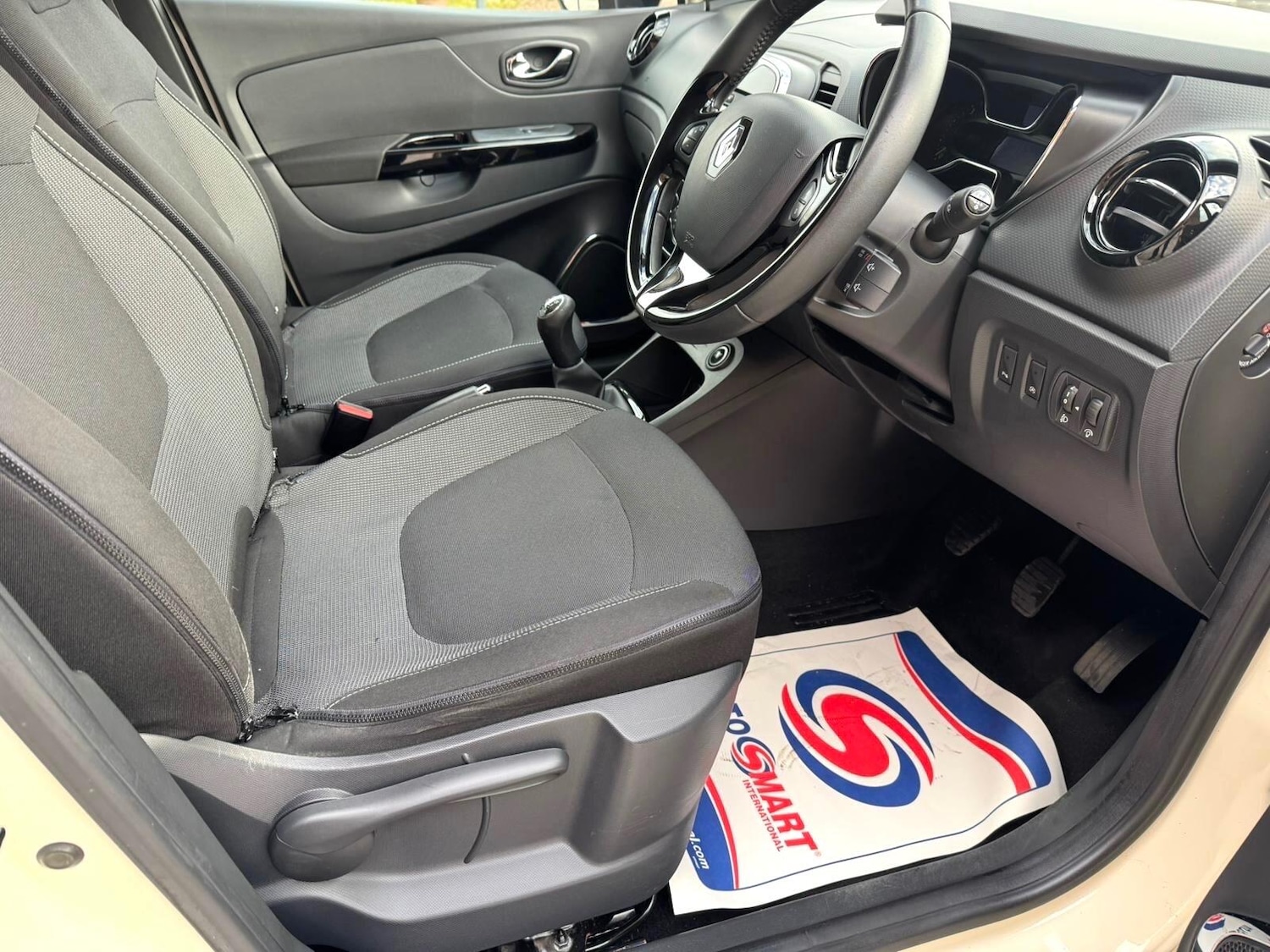 Used Renault Captur 2015 for sale - 76913325: Photo 21