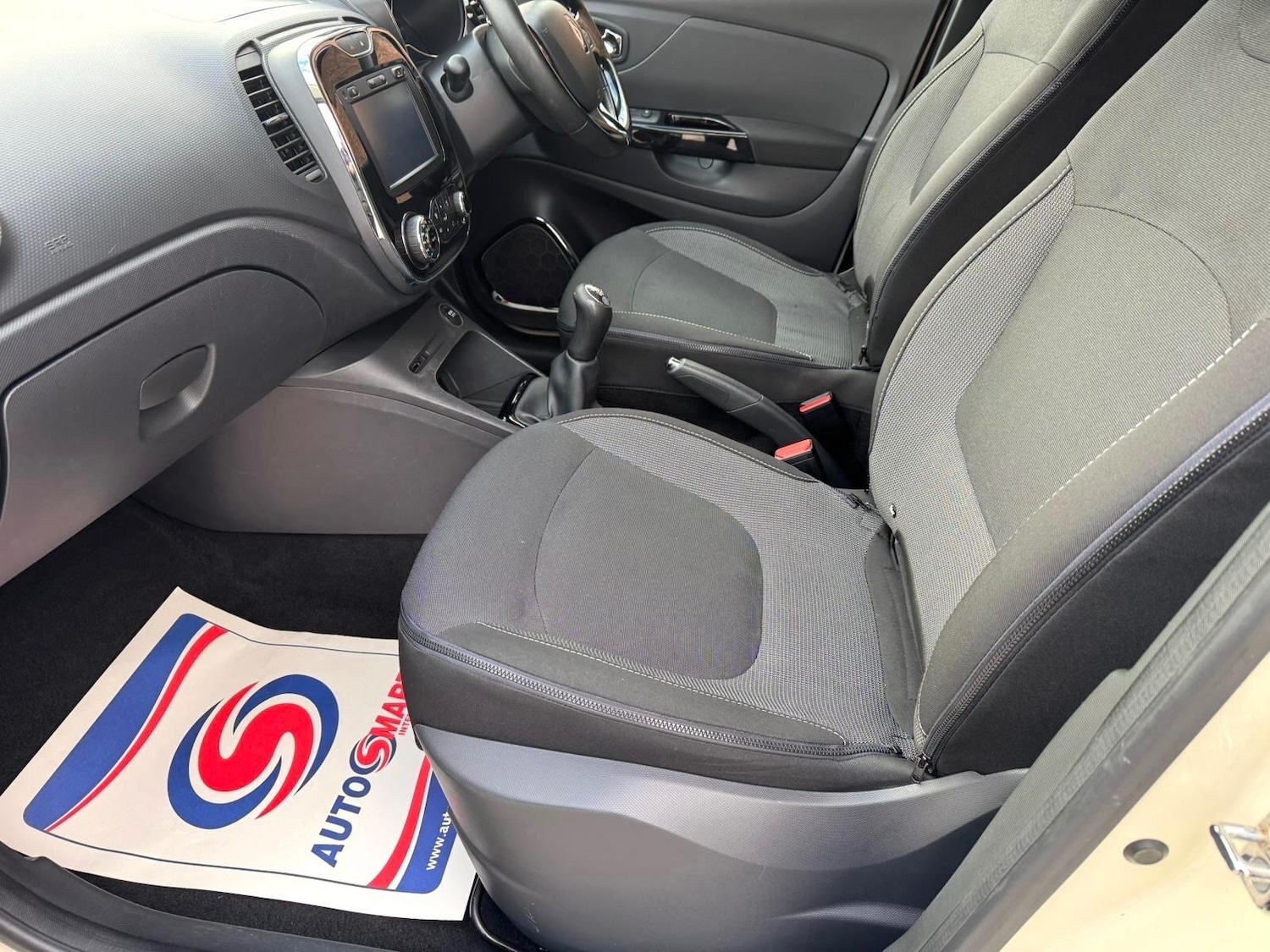 Used Renault Captur 2015 for sale - 76913325: Photo 28