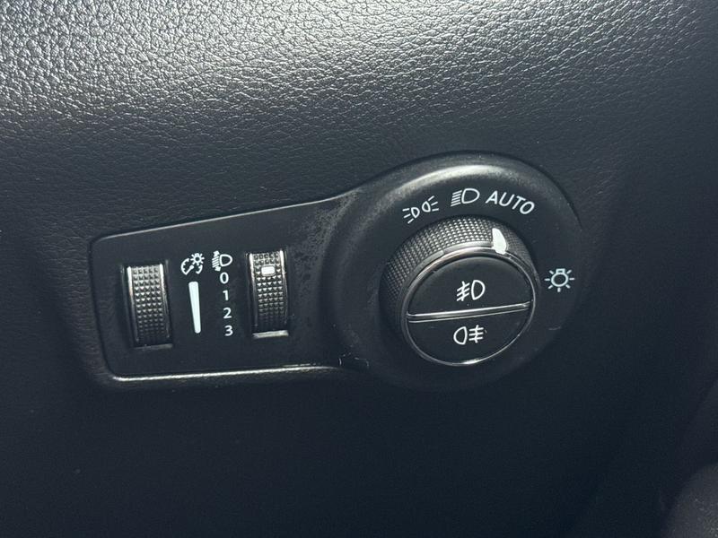 Used Jeep Compass 2023 for sale - 77763688: Photo 31