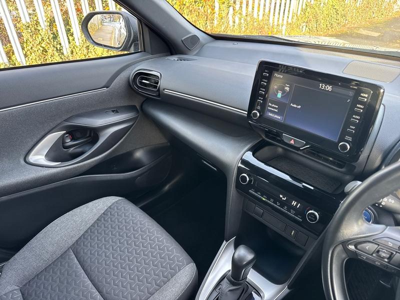 Used Toyota Yaris Cross 2022 for sale - 77763610: Photo 14