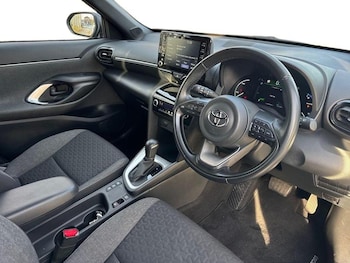 Used Toyota Yaris Cross 2022 for sale - 77763610: Photo