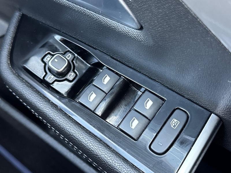 Used Vauxhall Astra 2023 for sale - 77989137: Photo 16