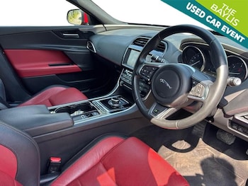 Used Jaguar XE 2017 for sale - 78785551: Photo