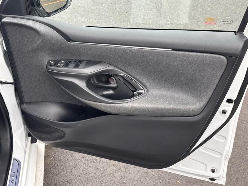 Used Toyota Yaris 2022 for sale - 77763619: Photo 36