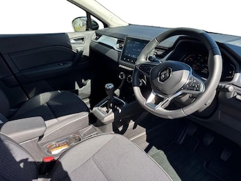 Used Renault Captur 2023 for sale - 78357118: Photo
